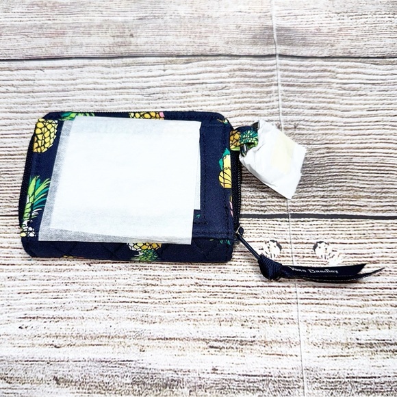 NWT Vera Bradley Navy Pineapple and Toucan RFID Petite Zip Around Quilted Wallet - Picture 5 of 12
